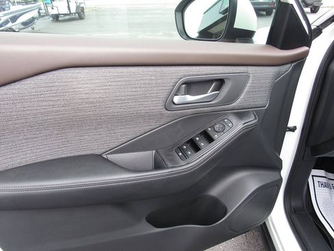 Used 2021 Nissan Rogue SV FWD image 20
