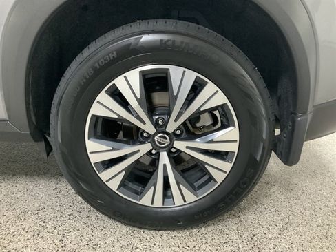 Used 2021 Nissan Rogue SV w/ Premium Package FWD image 10