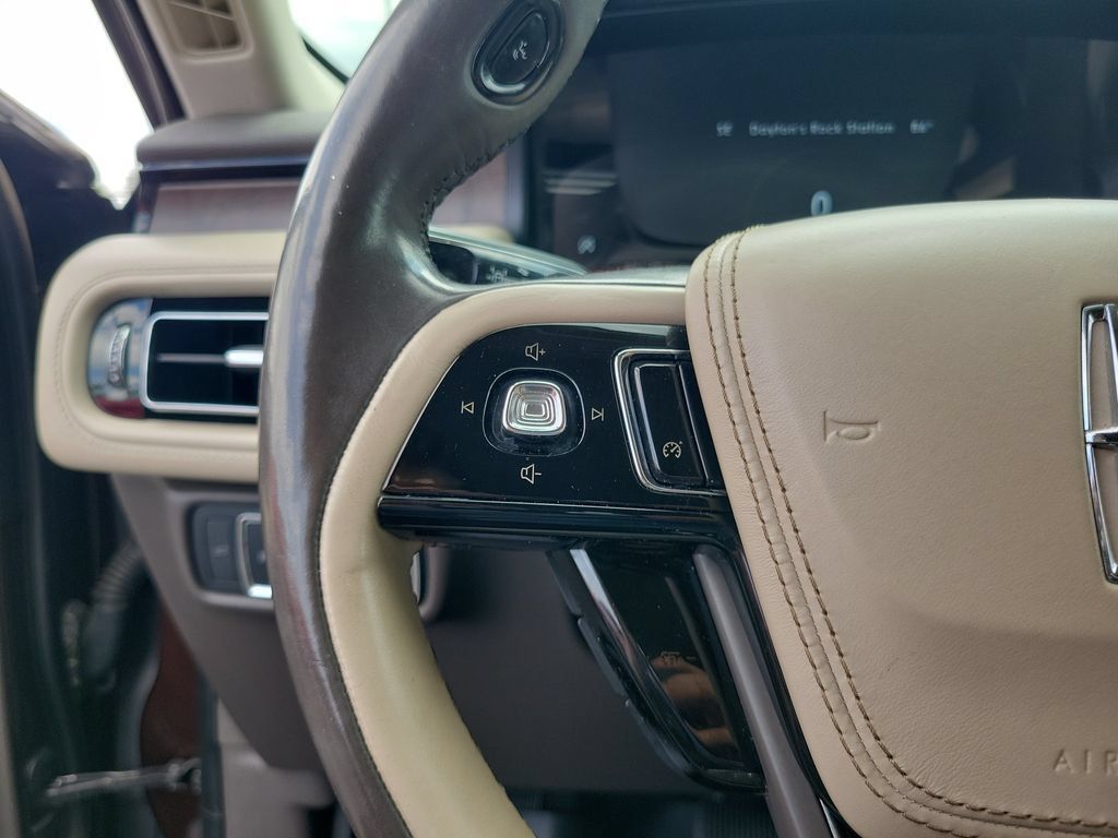 Used 2020 Lincoln Aviator Reserve w/ Elements Package Plus AWD/4WD image 24