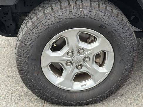 Used 2021 Jeep Gladiator Sport AWD/4WD image 17