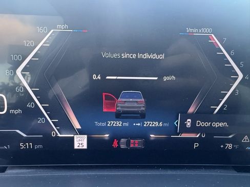 Used 2024 BMW X7 xDrive40i w/ Executive Package image 2