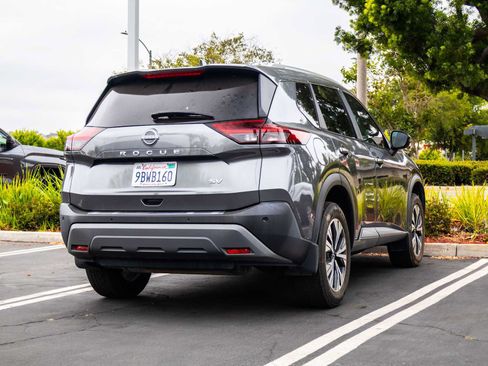Used 2022 Nissan Rogue SV w/ SV Premium Package FWD image 6