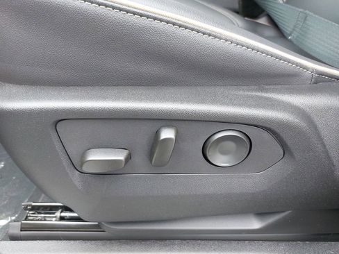 New 2025 Chevrolet Suburban Premier image 26