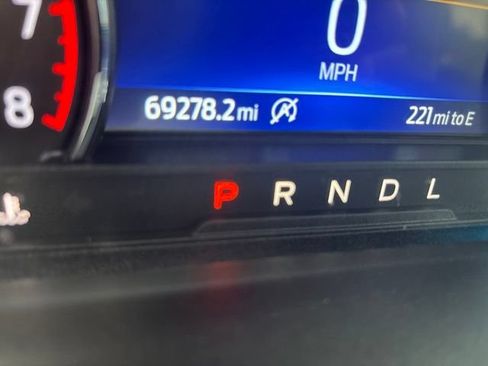 Used 2024 Ford Explorer XLT w/ Equipment Group 202A RWD image 26