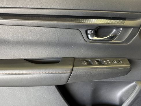Used 2025 Honda CR-V Sport image 11