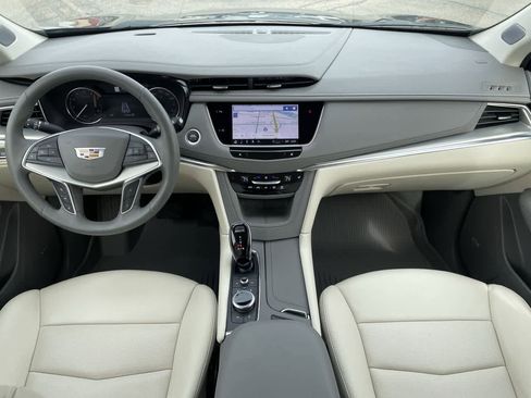 Certified 2025 Cadillac XT5 Premium Luxury w/ LPO, Floor Liner Package image 25