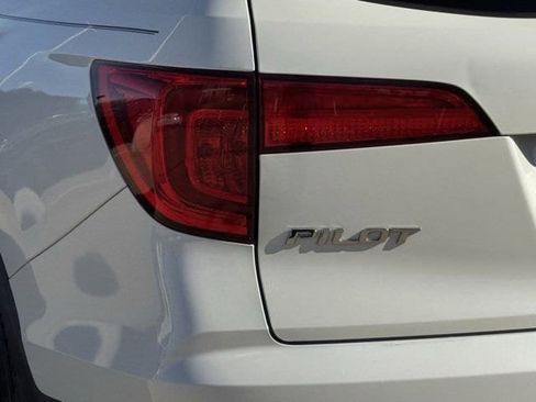 Used 2018 Honda Pilot Elite image 8