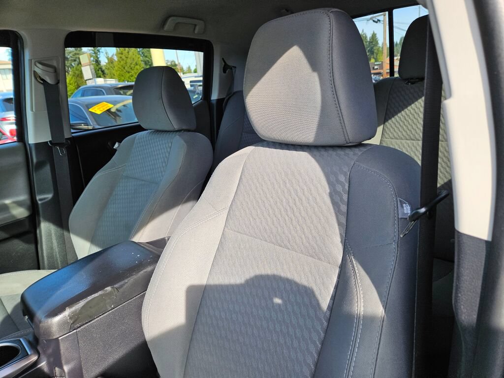 Used 2021 Toyota Tacoma SR5 AWD/4WD image 15