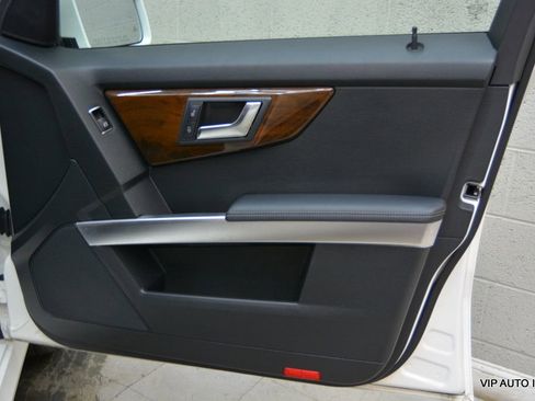 Used 2015 Mercedes-Benz GLK 350 2WD image 8