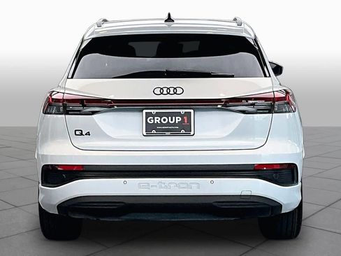 Used 2025 Audi Q4 e-tron Premium Plus w/ Premium Plus RWD image 5