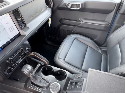 New 2026 Ford Bronco Badlands AWD/4WD image 32