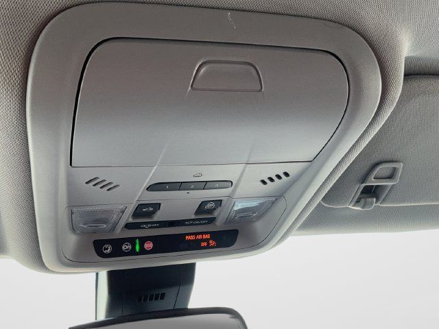 Used 2023 GMC Terrain SLT w/ Infotainment Package II AWD/4WD image 28