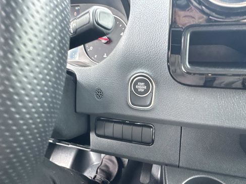 Used 2025 Mercedes-Benz Sprinter 2500 image 28