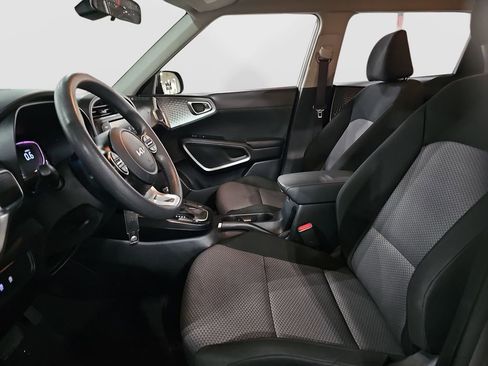 Used 2024 Kia Soul LX w/ Option Group 015 image 16