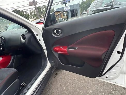 Used 2015 Nissan Juke SV w/ Technology Package image 26