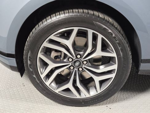 Used 2023 Land Rover Range Rover Evoque R-Dynamic S AWD/4WD image 9