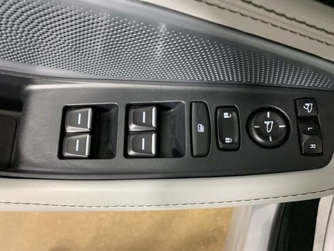 Used 2025 Acura MDX w/ Advance Package image 15