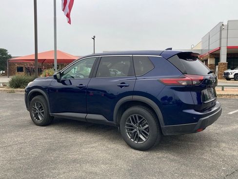 Used 2024 Nissan Rogue SV FWD image 7