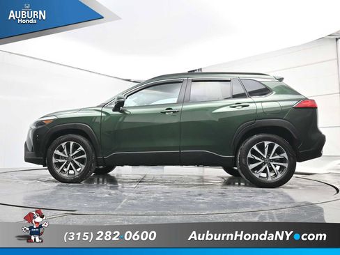 Used 2023 Toyota Corolla Cross XLE image 18