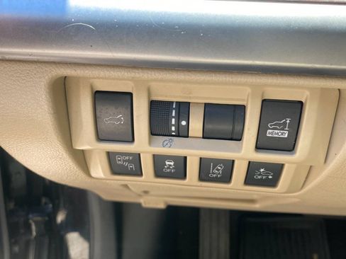 Used 2019 Subaru Outback 2.5i Limited AWD/4WD image 18