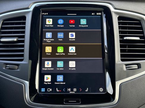 Used 2024 Volvo XC90 B5 Core w/ Protection Package Premier image 4