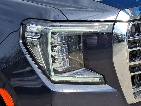 Used 2022 GMC Yukon SLT w/ SLT Luxury Package image 9