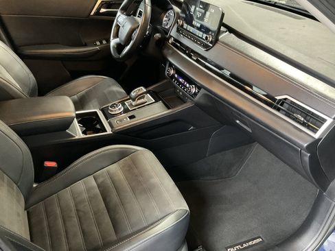 Used 2024 Mitsubishi Outlander SE Black Edition image 27