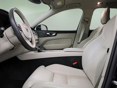 Certified 2021 Volvo XC60 T5 Inscription w/ Advanced Package image 19