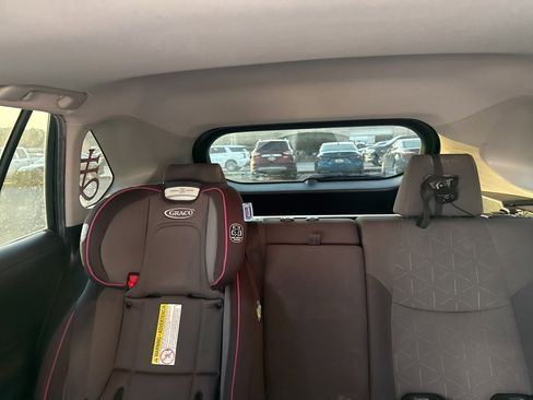 Used 2019 Toyota RAV4 XLE w/ Carpet Mat Package image 7