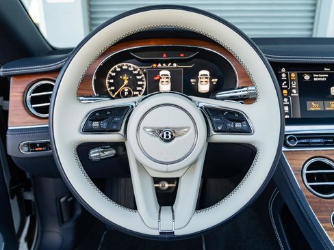 Used 2022 Bentley Continental GT image 26