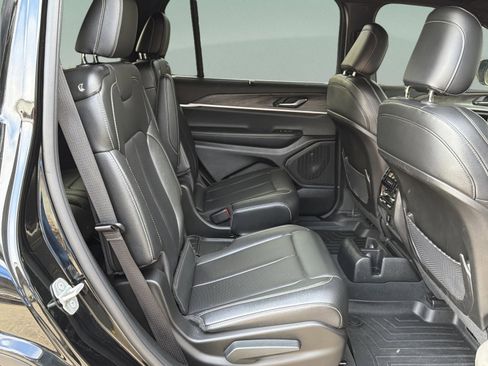 Used 2024 Jeep Grand Cherokee L Limited w/ Luxury Tech Group II image 21