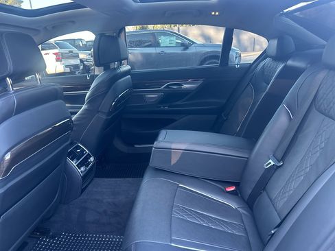 Used 2022 BMW 740i xDrive w/ Premium Package image 13