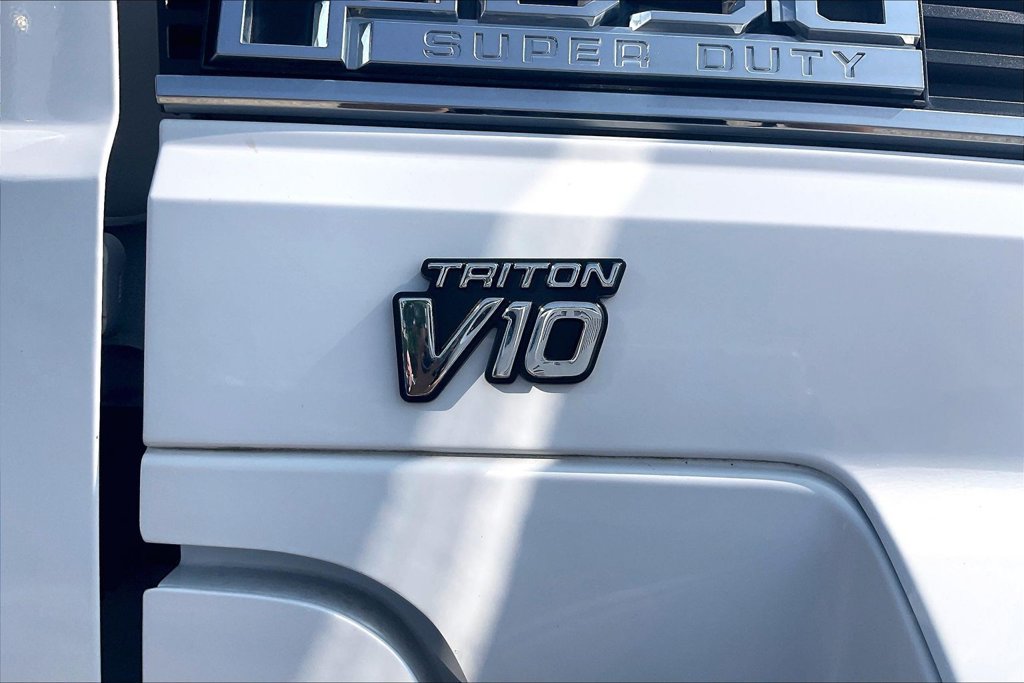 Used 2018 Ford F650 2WD Regular Cab Super Duty image 7