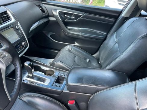 Used 2016 Nissan Altima 3.5 SL FWD image 11