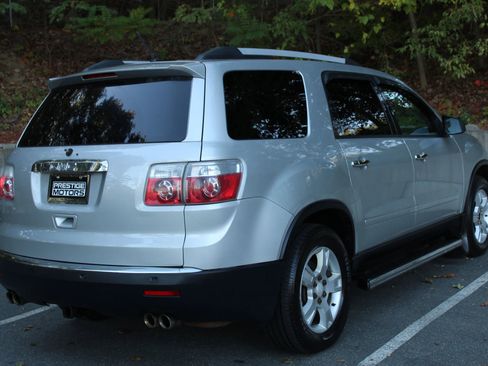 Used 2010 GMC Acadia SLE image 9