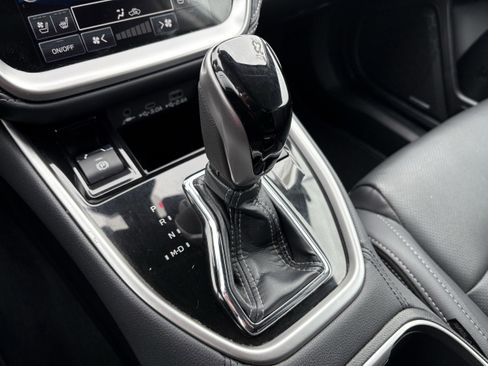 Certified 2023 Subaru Outback Touring image 19