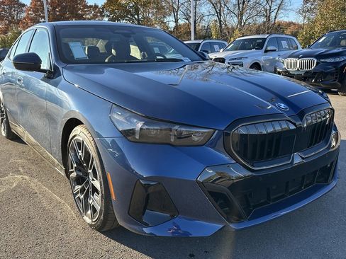 Used 2025 BMW i5 xDrive40 w/ M Sport Package image 2