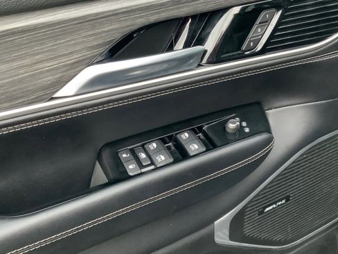 Used 2023 Jeep Wagoneer Series III w/ Preferred Equipment Group image 20