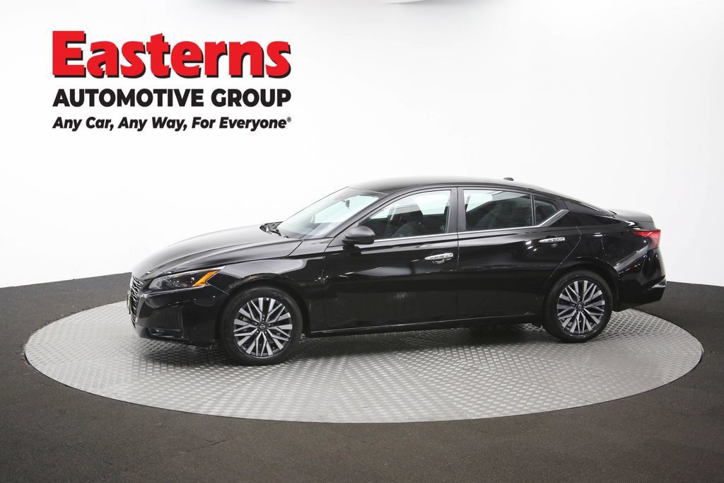 Used 2025 Nissan Altima 2.5 SV FWD image 58