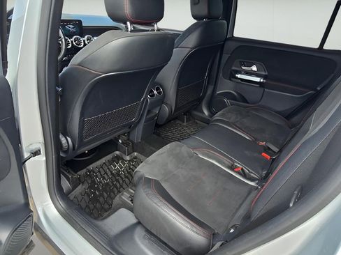 Used 2022 Mercedes-Benz GLB 250 4MATIC image 24