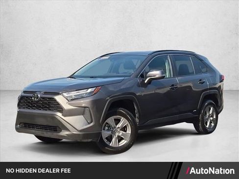 Used 2025 Toyota RAV4 XLE AWD/4WD image 1