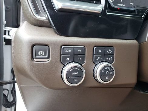 Used 2025 GMC Sierra 1500 SLT w/ SLT Premium Plus Package AWD/4WD image 31