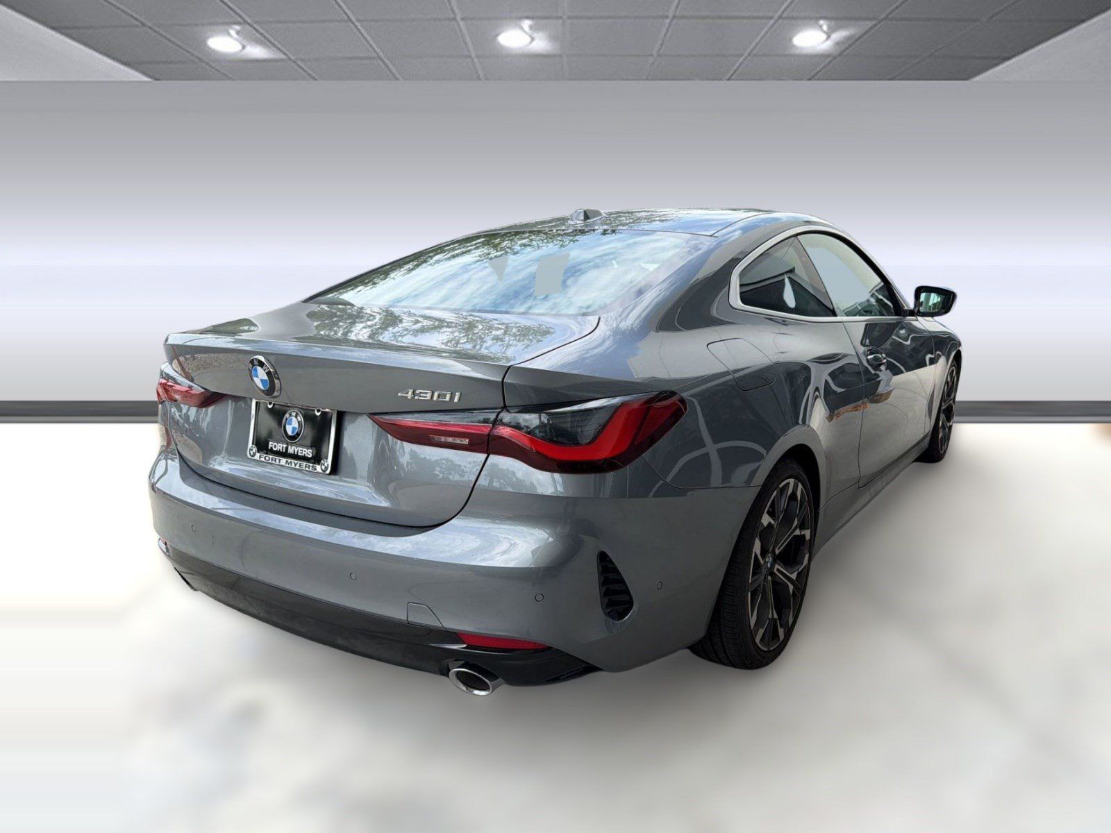 Used 2026 BMW 430i Coupe w/ Parking Assistance Package RWD image 8