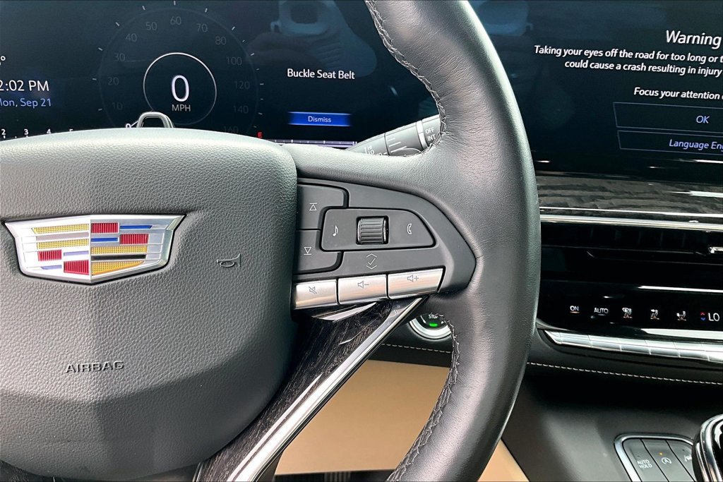 Used 2023 Cadillac Escalade Premium Luxury AWD/4WD image 16