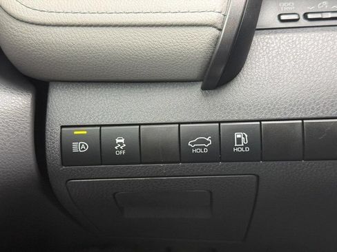 Used 2022 Toyota Camry LE FWD image 29