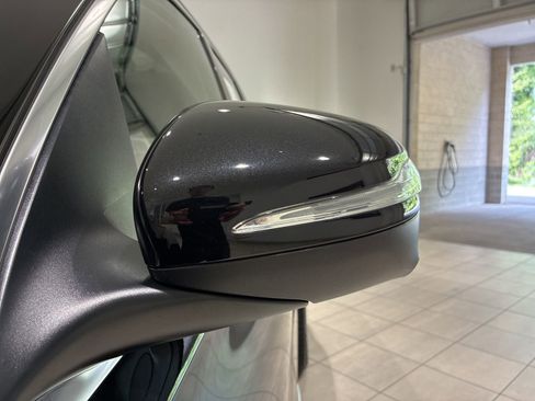 Used 2024 Mercedes-Benz GLE 450 4MATIC image 11