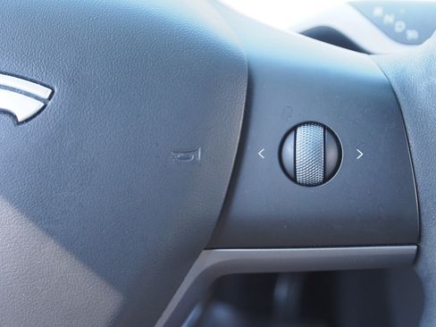 Used 2024 Tesla Model Y Long Range image 24