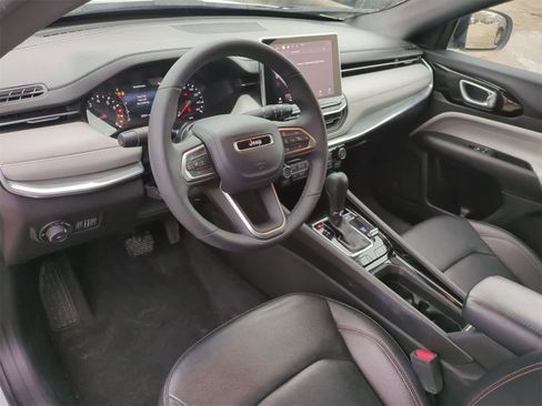 Certified 2024 Jeep Compass Limited image 10