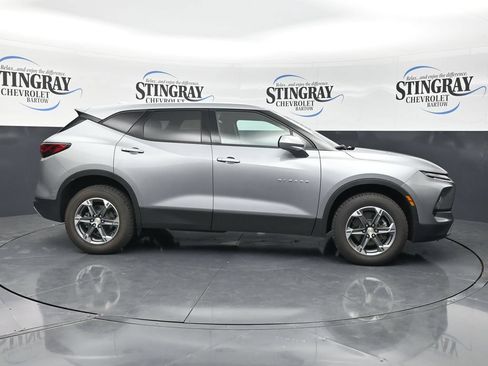 Used 2025 Chevrolet Blazer LT FWD image 10