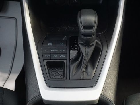 Certified 2025 Toyota RAV4 XLE AWD/4WD image 30